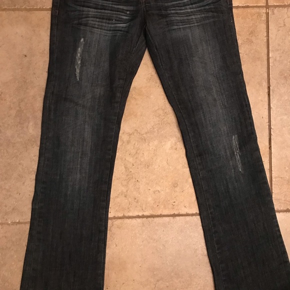 L.A. idol Embellished Ripped Jeans - Picture 3 of 12